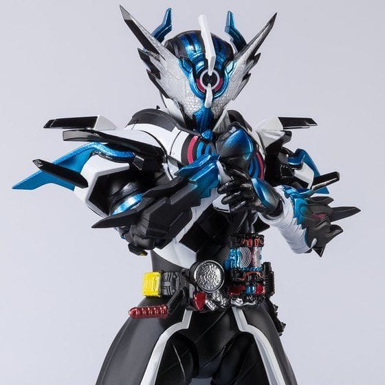 【抽選販売】S.H.Figuarts 仮面ライダークローズエボル