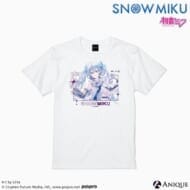 [SNOW MIKU] 雪ミク 描き下ろしイラスト 四季の移ろい 初音ミク Art by 梨伊荼(Liita) Tシャツ(フリーサイズ)