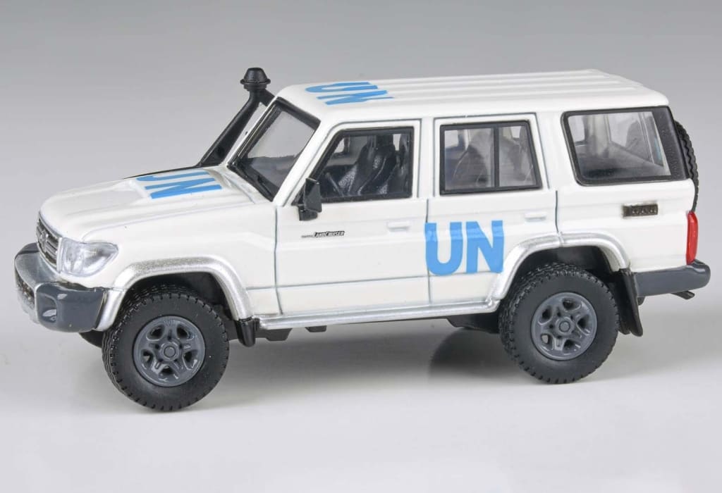 PARA644 トヨタ ランドクルーザー LC76 2014 United Nations 左ハンドル仕様