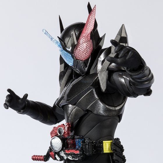 S.H.Figuarts 【受注販売】仮面ライダービルド ラビットタンクハザードフォーム