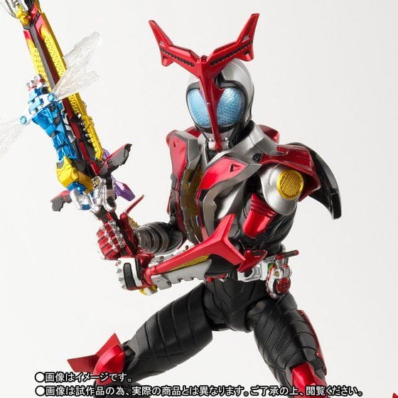 【抽選販売】S.H.Figuarts(真骨彫製法) 仮面ライダーカブト ハイパーフォーム