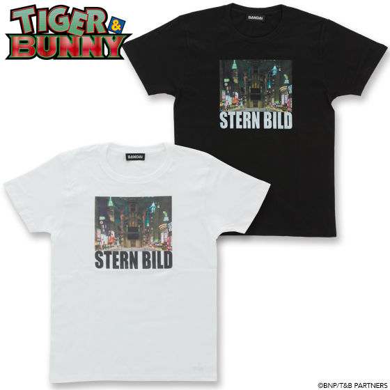 TIGER & BUNNY シュテルンビルトTシャツ「街頭ビジョン前」