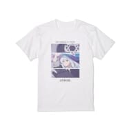 魔女の旅々 イレイナ 場面写Tシャツレディース(サイズ/XL)