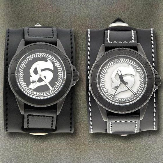 仮面ライダーW 仮面ライダースカル x haraKIRI Collaboration Wristwatch BLACK MODEL / WHITE MODEL>