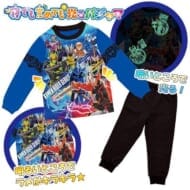 仮面ライダーシリーズ 寝ても覚めても光るパジャマ>